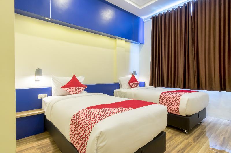 OYO 727 Merlion Hotel Medan Exterior foto